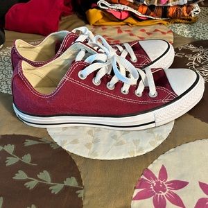 Maroon Converse size 8